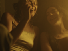 Trailer di Erupcja: Charli XCX è protagonista di un’esplosiva storia d’amore saffica