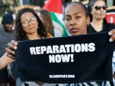 Un gruppo di watchdog fa causa al programma di riparazioni della città dell’Illinois per aver donato soldi in base alla razza