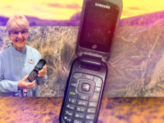 Un telefono misterioso, trovato nel deserto, rivela lentamente i suoi segreti