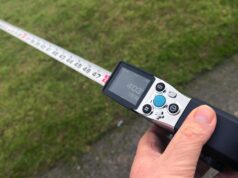 Posso usare questo metro a nastro laser in posti che non credevo possibili (ed è in offerta)