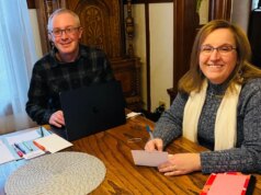 Un matrimonio, due campagne: i coniugi dell’Iowa lanciano una doppia campagna per la legislatura