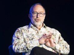Un indifferente Jimmy Wales definisce Grokipedia un'”imitazione dei cartoni animati” di Wikipedia
