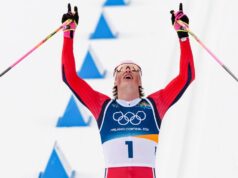 La stella norvegese dello sci di fondo Klaebo vince la sesta medaglia d’oro file alle Olimpiadi invernali