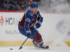 Nathan MacKinnon degli Avalanche fuori contro Mammoth per motivi di manutenzione
