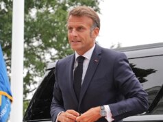 Il presidente francese Macron afferma che la difesa della libertà di parola è “pura sciocchezza” senza la trasparenza dell’algoritmo
