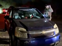 Uomo arrestato con l’accusa di guida in stato di ebbrezza davanti alla casa di Nancy Guthrie dopo il check di sobrietà