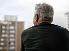 Un nuovo studio suggerisce un fattore di rischio nascosto di Alzheimer che colpisce gli americani più anziani