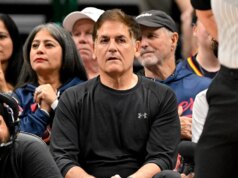Mark Cuban spiega “perché l’NBA dovrebbe abbracciare il tanking” dopo che il commissario ha multato le squadre, condannandolo