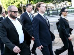 La mamma in lutto cube che Mark Zuckerberg deve “affrontare la situazione” come testimonia il CEO di Meta in uno storico processo per dipendenza