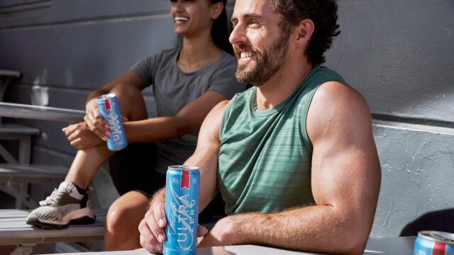 michelob-ultra-zero-runners-with-drinks.jpg
