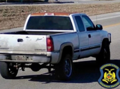 Caccia all’uomo in corso dopo l’uccisione di un agente del Missouri, avvistato il camion del sospetto diretto verso il confine con l’Arkansas