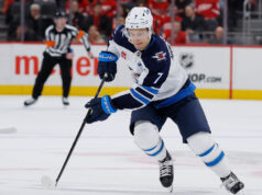 Vladislav Namestnikov dei Jets ha escluso contro i Geese per un infortunio alla parte inferiore del corpo