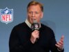 Il commissario della NFL Roger Goodell deve affrontare molteplici domande sulle e-mail del comproprietario dei Giants con Jeffrey Epstein