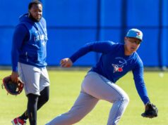 I nuovi compagni di squadra dei Blue Jays di Kazuma Okamoto al lavoro per accoglierlo