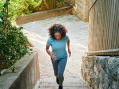 Ti senti senza fiato quando sali le scale? Ecco come renderlo più facile per il tuo corpo