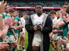 “Testa sul blocco” – L’Inghilterra si dimena contro l’Irlanda mentre Genge si scusa con i fan