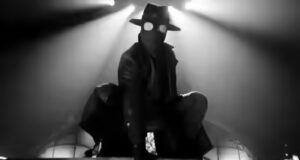 Nicolas Cage presenta i primi look di ‘Spider-Noir’ – FOTO