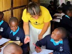 Una donna che viveva tra giovani delinquenti in aree distant afferma che gli americani dovrebbero sentirsi “molto grati”