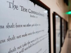 La corte federale apre la strada all’esposizione dei Dieci Comandamenti nelle aule delle scuole pubbliche della Louisiana