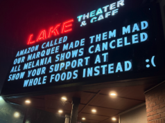 Il tendone del teatro dell’Oregon ha scherzato sul movie “Melania” e il supervisor cube che Amazon ha ritirato il movie