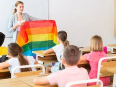 La biblioteca della contea della Virginia ospita un evento di lettura a tema Delight per bambini con il sindaco come lettore ospite