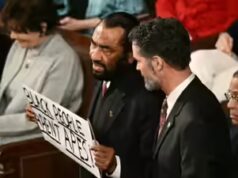 “I neri non sono scimmie!” Il deputato americano Al Inexperienced è stato scortato fuori per protestare durante il discorso di Donald Trump