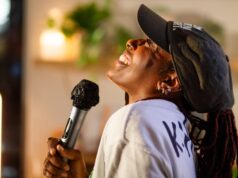 Hai problemi? Lascia che i comici di Los Angeles ti offrano una “terapia” dal vivo in questo spettacolo in stile confessionale