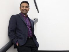 “Right here Lies Love” arriva finalmente a Los Angeles, con il suo approccio musicale alla corruzione più attuale che mai