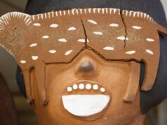 Le sue ceramiche sono fantasiose quanto lo storyboard di “Journey Time”.