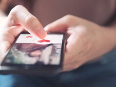 La polizia di tutti gli Stati Uniti incoraggia a denunciare gli ex con mandati pendenti nel giorno di San Valentino