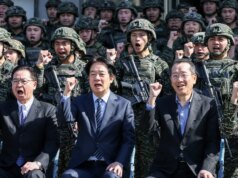 I legislatori statunitensi avvertono Taiwan di “affrontare il momento” mentre la Cina organizza esercitazioni in stile invasione