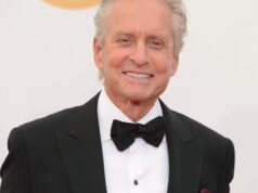 Michael Douglas annuncia il suo libro di memorie “grezzo” in uscita a ottobre