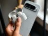Sostituirei facilmente i miei AirPods con gli auricolari XM6 di Sony, se non fosse per un problema inevitabile