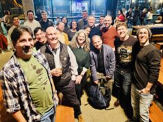 Completamente carica: incontra il chief locale che dà energia al increase delle batterie nel Pacifico nordoccidentale