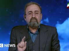 Guarda: Il momento in cui la TV di stato iraniana annuncia che il chief supremo è stato ucciso