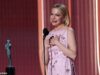 Michelle Williams vista per la prima volta dalla morte di James Van Der Beek mentre vince l’Actor Award
