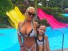 Coco Austin, 46 anni, posa in bikini abbinato con la sua mini-me figlia Chanel, 9 anni, mentre è alle Bahamas