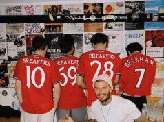 L’orgoglioso papà David Beckham posa con la band di Cruz mentre rendono omaggio alla sua iconica divisa dello United al concerto di Manchester, mentre Brooklyn “fa esplodere i submit di compleanno dei suoi genitori”