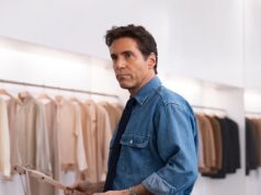 Il crudele affronto di Carolyn Bessette nei confronti dell’uomo che l’ha creata ESPOSTO: La verità su Calvin Klein secondo cui ‘Love Story’ è così sbagliata, di JANE TIPPETT