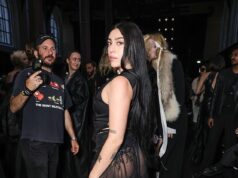 La figlia di Madonna, Lourdes Leon, sfoggia il sedere con un’audace gonna trasparente durante la settimana della moda di Parigi