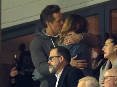 Blake Full of life bacia appassionatamente Ryan Reynolds in una rara apparizione congiunta mentre infuria la sua guerra in tribunale con Justin Baldoni