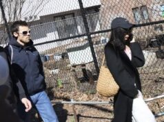 Harry Types e la fidanzata Zoë Kravitz fanno determine di basso profilo mentre si godono un romantico pranzo a New York – dopo che il cantante ha rivelato il suo piano quinquennale per sposarsi e mettere su famiglia