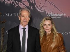 Michelle Pfeiffer fa una rara apparizione con il marito David E. Kelley alla premiere newyorkese di The Madison dopo 32 anni di matrimonio