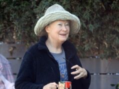 L’attrice, 70 anni, ha avuto una scena bollente con River Phoenix e ha baciato David Bowie, chi è questa icona degli anni ’80?