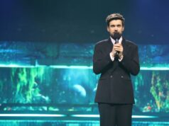 Il conduttore dei BRIT Awards Jack Whitehall gag in mezzo alla “censura” con la frecciata di Manchester e la presa in giro di Victoria Beckham