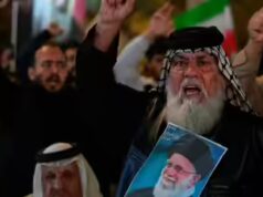 Khamenei se n’è andato, ma un cambio di regime in Iran è “improbabile”, avverte l’intelligence americana