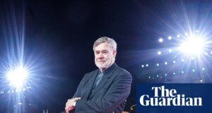 Gus Van Sant: ‘Il mio assistente voleva erigere una statua di Luigi Mangione. La mia generazione pensava: questo è un omicidio’