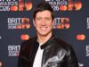 Vernon Kay è il favorito per sostituire Scott Mills su BBC Radio 2 dopo l’ultima conversazione prima del licenziamento