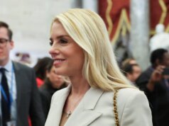 Bondi revoca la politica che vieta advert alcuni dipendenti del Dipartimento di Giustizia di partecipare a eventi partigiani