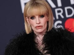 Gli amici di Kelly Osbourne sono preoccupati per la perdita di peso, ma capiscono che è in lutto